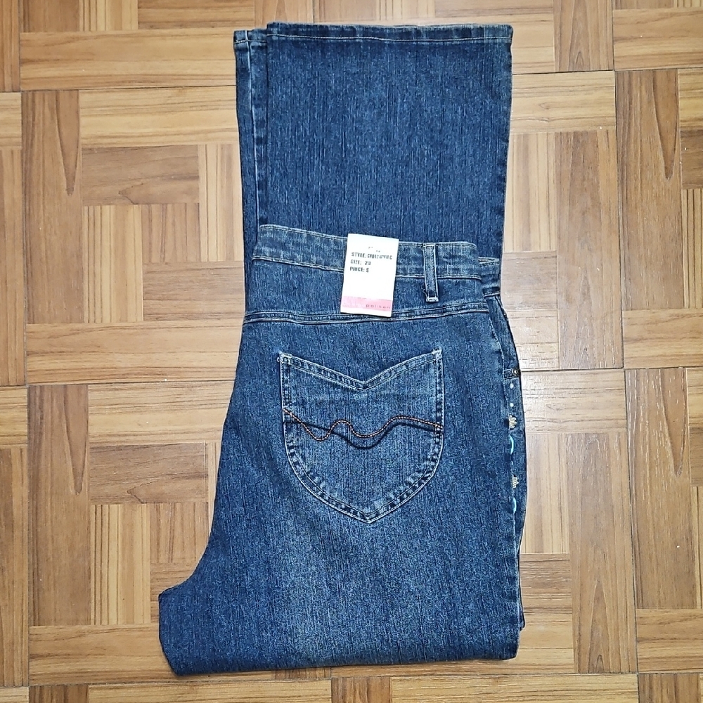 COSMOPOLITAN jeans NEW!